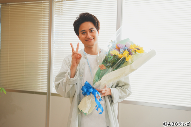 小島健「もっと現場にいたかった」温かさあふれる「こんばんは、朝山家です。」がクランクアップ！