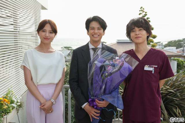 清原果耶が愛犬サクラに「ありがとう」成田凌、ナ・イヌも感謝の言葉「初恋DOGs」撮了