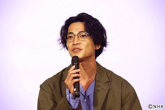大東駿介＆飯豊まりえ、柴犬にメロメロ！　柄本時生が声に決まり「なでにくくなった（笑）」