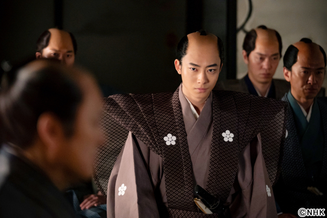 「複雑な感情が巡った」井上祐貴が語る定信の葛藤。「べらぼう」第36回で春町の自害描く