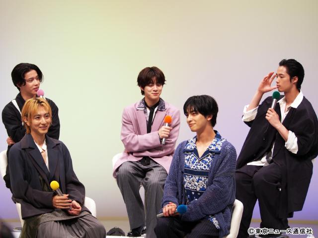 「２５時、赤坂で Season２」駒木根葵汰＆新原泰佑らが“あいうえお作文”で魅力を表現!?