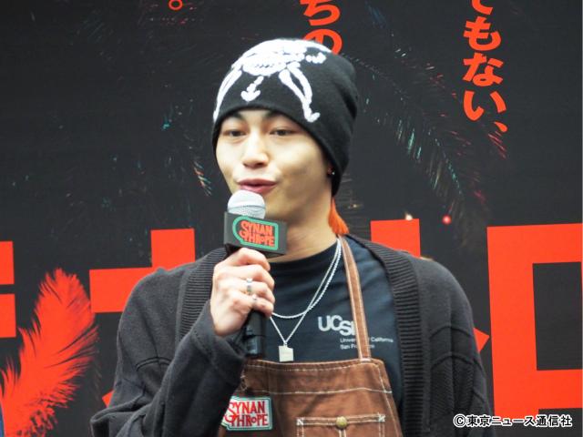水上恒司主演「シナントロープ」記者会見で裏話連発！　指さし企画＆サプライズ誕生日で笑顔満開