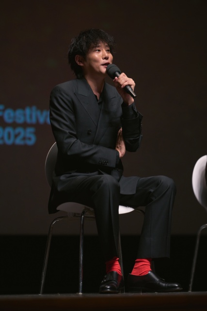 岡田准一が釜山国際映画祭に登壇! 「ぼく、燃えます」と意味深発言!?