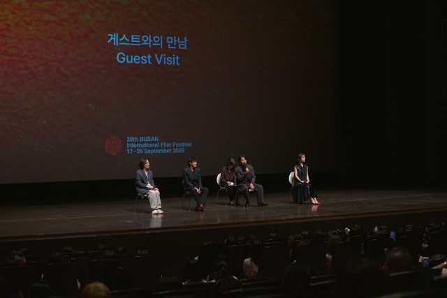 岡田准一が釜山国際映画祭に登壇! 「ぼく、燃えます」と意味深発言!?