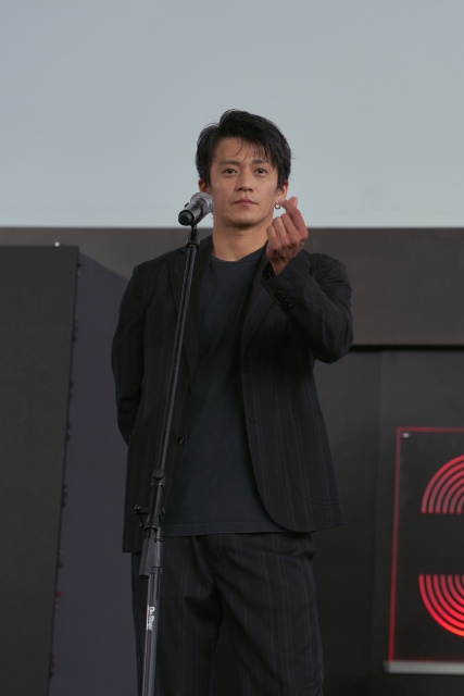 小栗旬、13年ぶりのロマコメ「匿名の恋人たち」でハン・ヒョジュと釜山国際映画祭に登壇