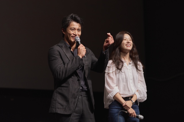 小栗旬、13年ぶりのロマコメ「匿名の恋人たち」でハン・ヒョジュと釜山国際映画祭に登壇
