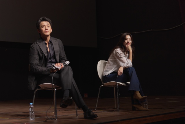 小栗旬、13年ぶりのロマコメ「匿名の恋人たち」でハン・ヒョジュと釜山国際映画祭に登壇
