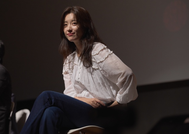 小栗旬、13年ぶりのロマコメ「匿名の恋人たち」でハン・ヒョジュと釜山国際映画祭に登壇