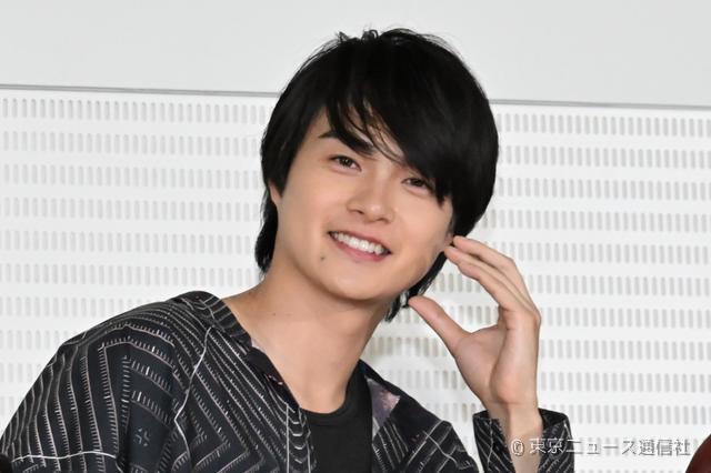 桜田ひより＆佐野勇斗W主演「ESCAPE」佐野の“暴露”に結木滉星が即反論！　会見で仲良し全開