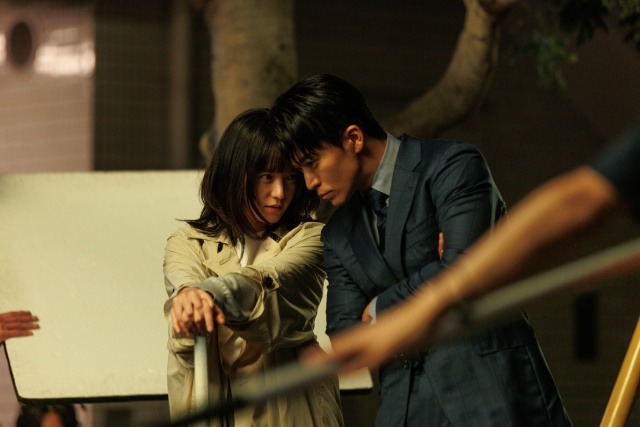小栗旬×ハン・ヒョジュ、赤西仁×中村ゆり「匿名の恋人たち」の初公開オフショット大放出
