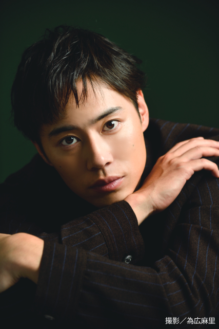 高橋恭平、佐野晶哉が表紙を飾る「スカパー！TVガイド」の2誌が本日発売！