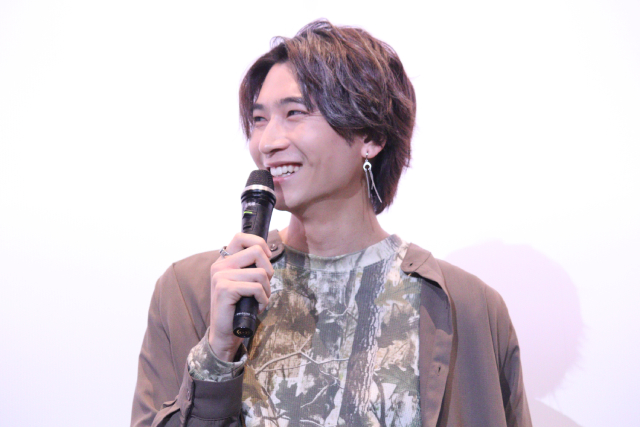 「仮面ライダーガヴ」知念英和が日野友輔の“罪深い”エピソードを暴露！「僕の靴下を…」