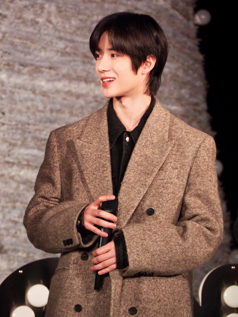 TOMORROW X TOGETHERが巨大ツリー点灯！　東京ドームシティでしたいことも告白