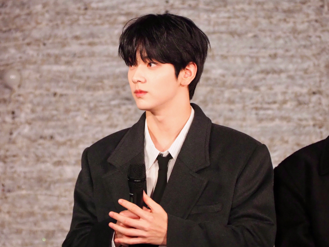 TOMORROW X TOGETHERが巨大ツリー点灯！　東京ドームシティでしたいことも告白