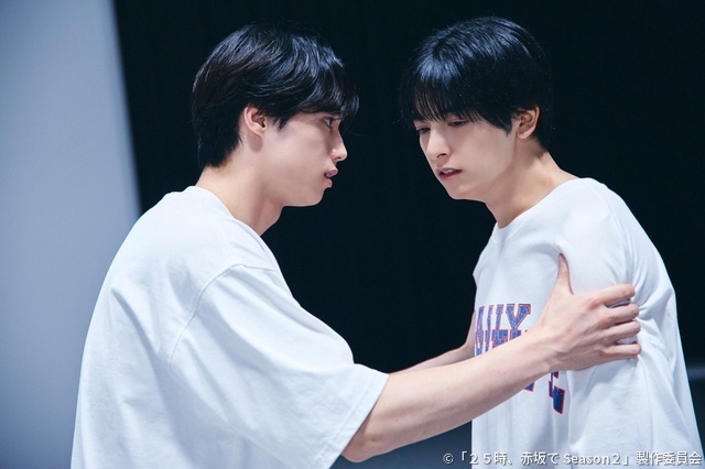 葛藤する白崎(新原泰佑)と寄り添う羽山(駒木根葵汰)「25時、赤坂で Season2」第6話