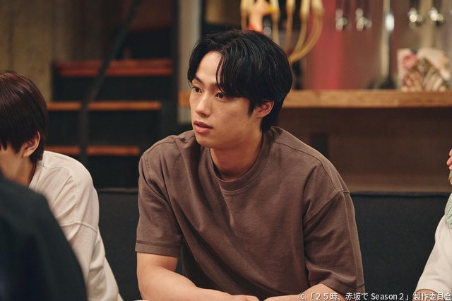 嫉妬を知った羽山(駒木根葵汰)、星空の下で交わす白崎(新原泰佑)とのキス「25時、赤坂で2」第8話