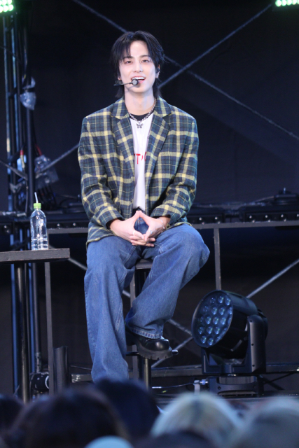 ＆TEAMが「Back to Life」日韓ダブルミリオンをLUNÉとお祝い！　ご褒美には“旅行”を熱望