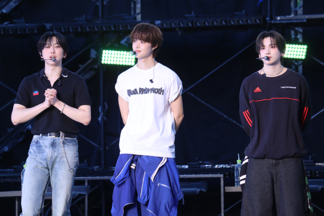 ＆TEAMが「Back to Life」日韓ダブルミリオンをLUNÉとお祝い！　ご褒美には“旅行”を熱望