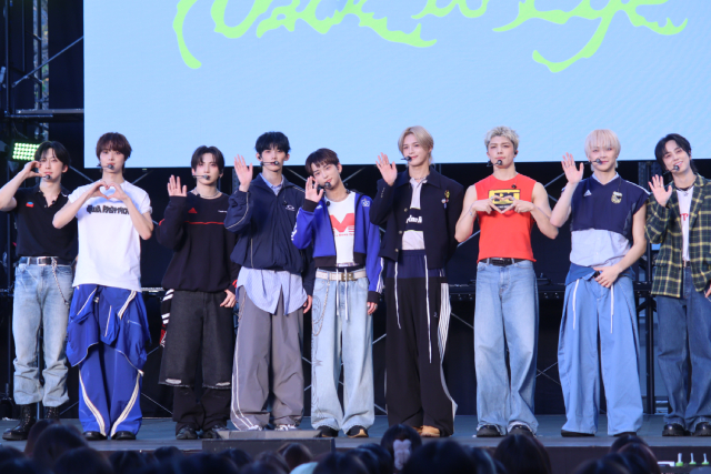 ＆TEAMが「Back to Life」日韓ダブルミリオンをLUNÉとお祝い！　ご褒美には“旅行”を熱望