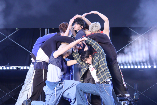 ＆TEAMが「Back to Life」日韓ダブルミリオンをLUNÉとお祝い！　ご褒美には“旅行”を熱望