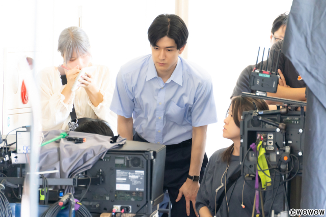 「連続ドラマW　シリウスの反証」主演の中島裕翔らが撮影する現場の様子をリポート