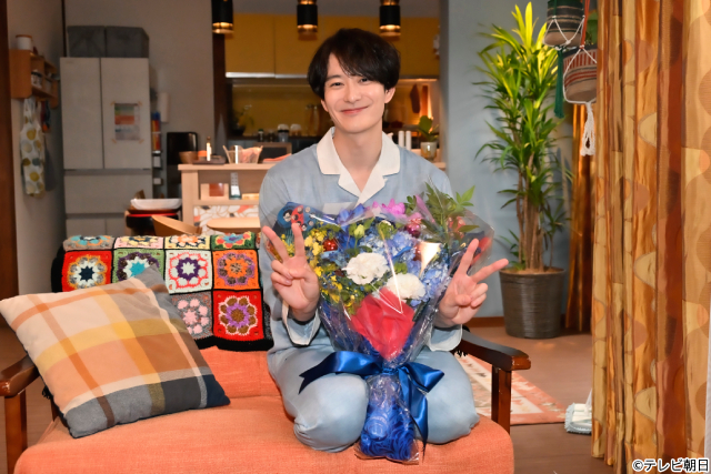 “ご褒美のような時間”を過ごした岡田将生がクランクアップ！「ちょっとだけエスパー」