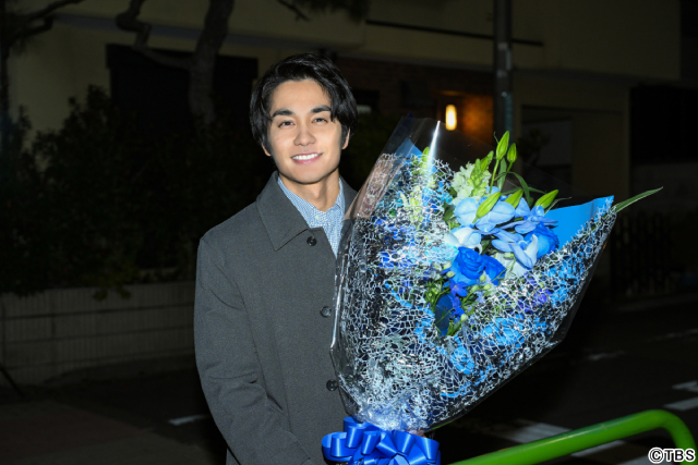 波瑠、川栄李奈、向井康二ら「フェイクマミー」出演陣が笑顔と涙のクランクアップ