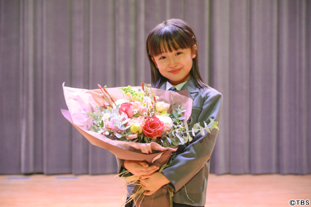 波瑠、川栄李奈、向井康二ら「フェイクマミー」出演陣が笑顔と涙のクランクアップ