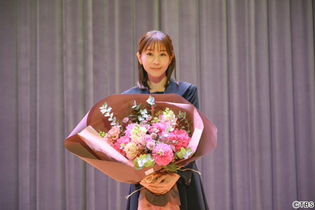 波瑠、川栄李奈、向井康二ら「フェイクマミー」出演陣が笑顔と涙のクランクアップ