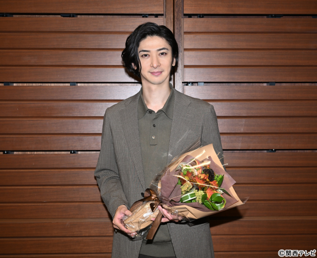 草彅剛主演「終幕のロンド」最終回。塩野瑛久、八木莉可子らレギュラー陣クランクアップ