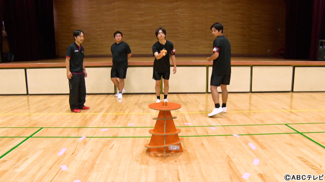 「リア突」重岡大毅＆桐山照史が“スポーツ鬼ごっこ”に挑戦。謎ルールにWEST.も困惑!?