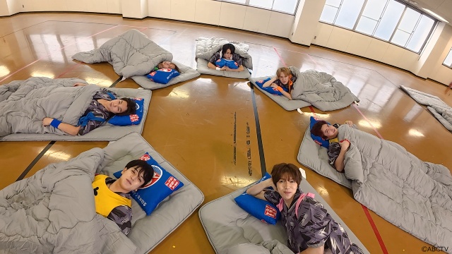 Travis Japanが早朝ロケで枕投げ!?「JUST！シン日本遺産」TELASAオリジナル第1弾