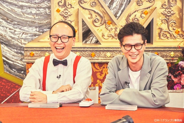 「M-1」レジェンドたちの秘話が盛りだくさん！　“ロン毛”vs“メガネ”のクイズ対決