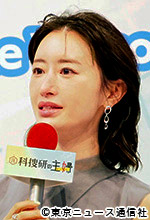 ドラマ9「元科捜研の主婦」会見：松本まりか／吉岡詩織