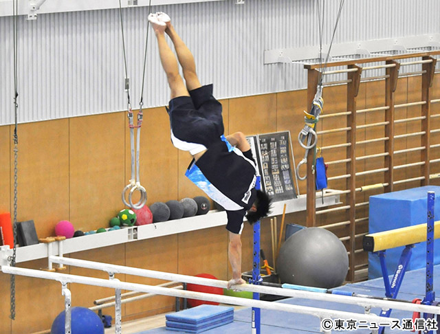 トレーニング中の橋本大輝／セントラルスポーツ体操競技部の新年練習初め＆合同取材