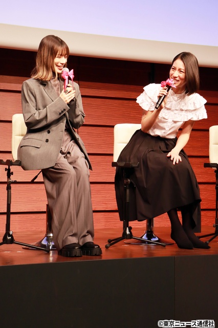 松下奈緒主演「夫に間違いありません」制作発表。夫役の安田顕が妻“松下”の失態を暴露