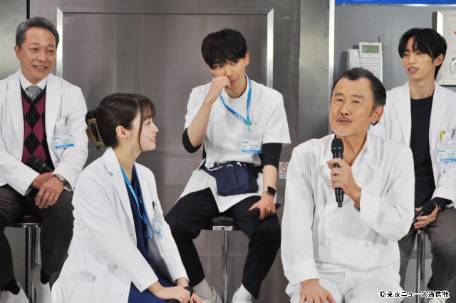 「ヤンドク！」会見で橋本環奈が宮世琉弥、INI・許豊凡ら出演陣の悩みをズバッと解決!?