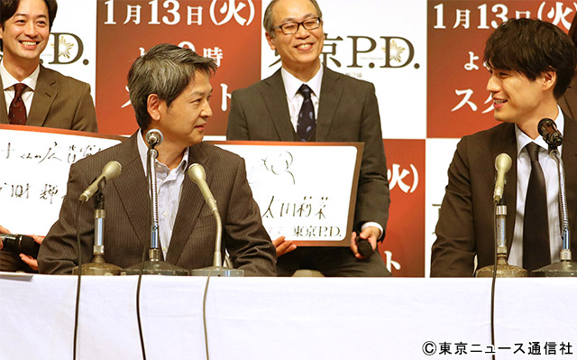 「東京P.D. 警視庁広報2係」会見で発覚! 世界へ羽ばたく福士蒼汰の向上心に緒形直人が感嘆