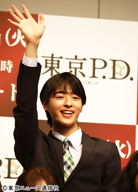 「東京P.D. 警視庁広報2係」会見で発覚! 世界へ羽ばたく福士蒼汰の向上心に緒形直人が感嘆