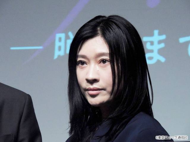 ジェシーのダジャレに篠原涼子が嫉妬⁉「パンチドランク・ウーマン」完成披露舞台あいさつ