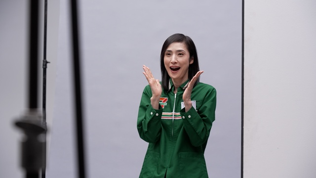 櫻井翔、相葉雅紀、天海祐希が“推しスイーツ”をプレゼン！「セブン-イレブン」新CMが放送