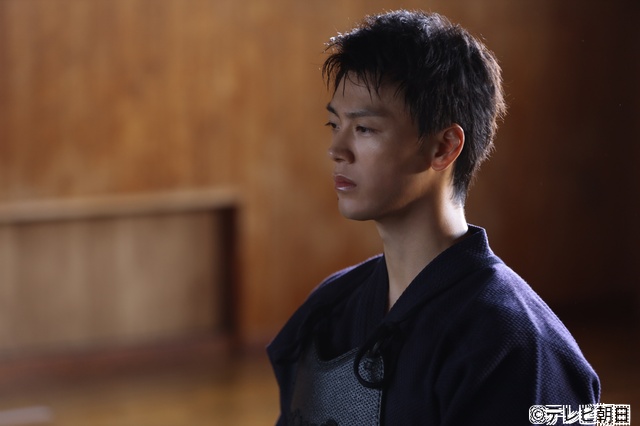 江口のりこ演じる南良が、淳一（竹内涼真）ら同級生4人を追い詰める…！「再会」第3話放送