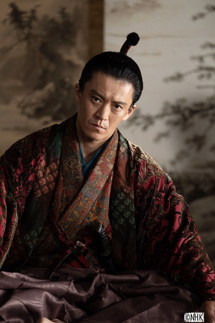 小栗旬、「豊臣兄弟!」の織田信長役に「シンパシーを感じる」主演・仲野太賀とのエピソードも