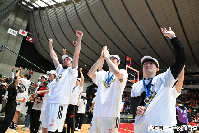 チーム一丸！　アルバルク東京が9人でつかみ取った天皇杯優勝！