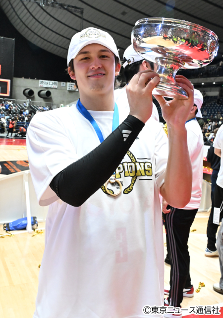 チーム一丸！　アルバルク東京が9人でつかみ取った天皇杯優勝！