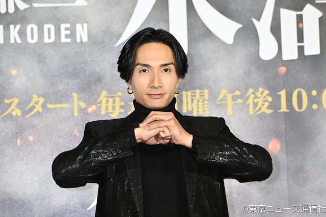 「北方謙三 水滸伝」イベント開催。織田裕二、反町隆史、亀梨和也ら「集結せよ！」ポーズでアピール