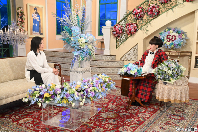 宇多田ヒカルが「徹子の部屋」初出演!「母と同じ番組に出演するのは不思議な感じ」と感無量