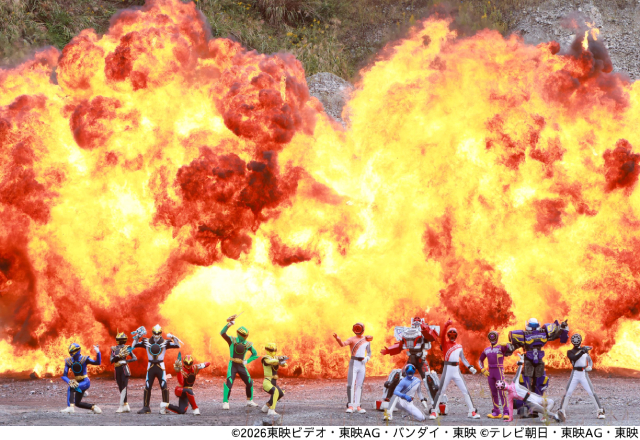 “歴代レッド”中尾暢樹、小澤亮太、高橋光臣が集結!「ゴジュウジャーVSブンブンジャー」