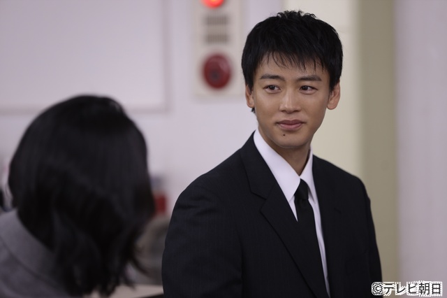 竹内涼真主演「再会」第4話放送! 南良(江口のりこ)が新証拠を入手し、ついに逮捕者が現れる