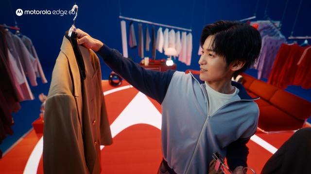 目黒蓮、「モトローラ」第5弾で誕生日に着ていく服選び！　20代最後の抱負は「ビビらず飛び込む」